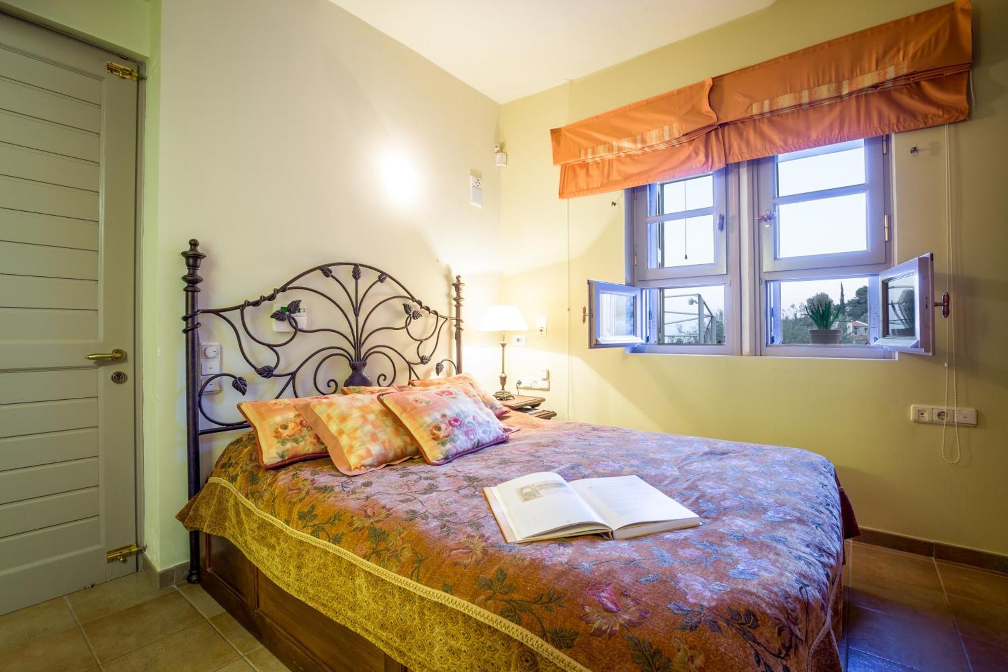 Elia Junior Suite In Epidavros With Shared Pool 네아 에피다브로스 외부 사진